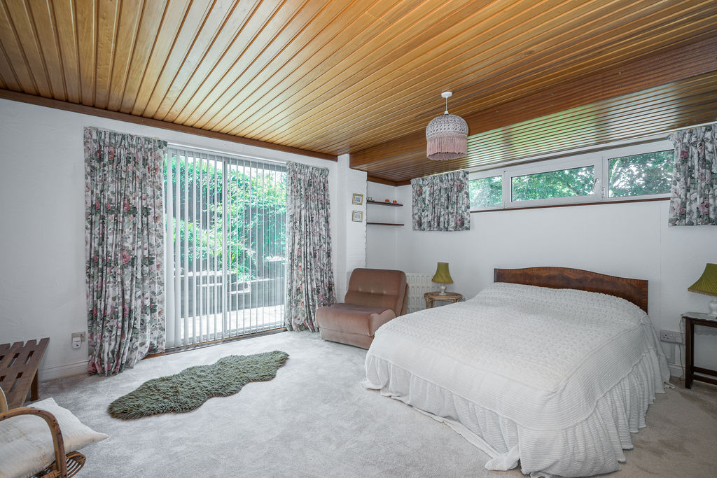 Bedroom- click for photo gallery